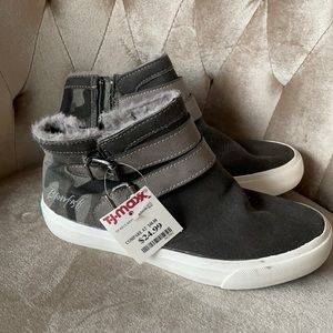 Blowfish sz 7 sneaker grey